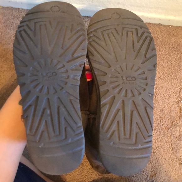 UGGs - Picture 4 of 8